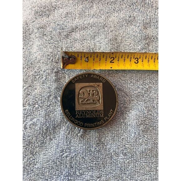 No Brand Accessories - Vintage Safety Award Reynolds Aluminum Belt Buckle